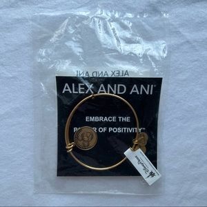 NWT Alex and Ani Disney Vacation Club Member Gold Charm Bangle Bracelet